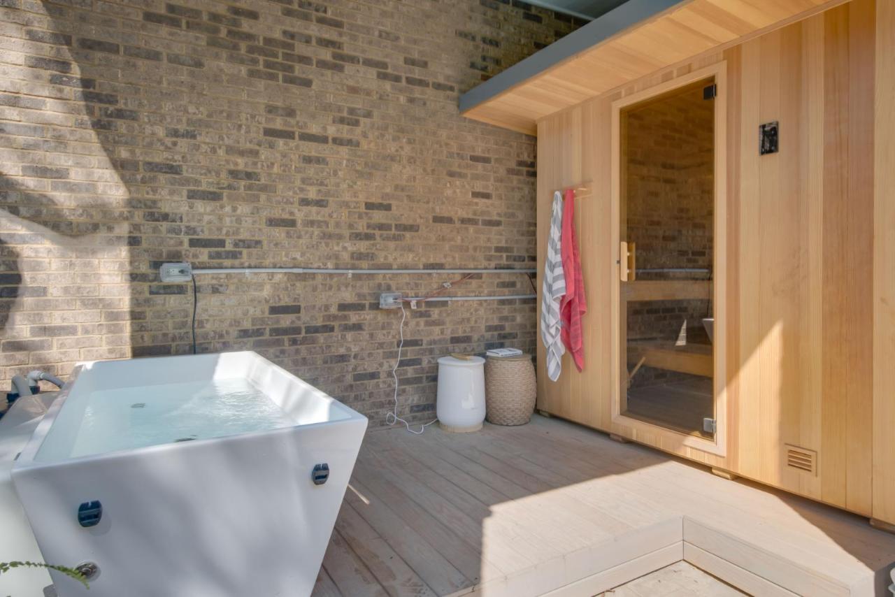 Custom Outdoor Saunas